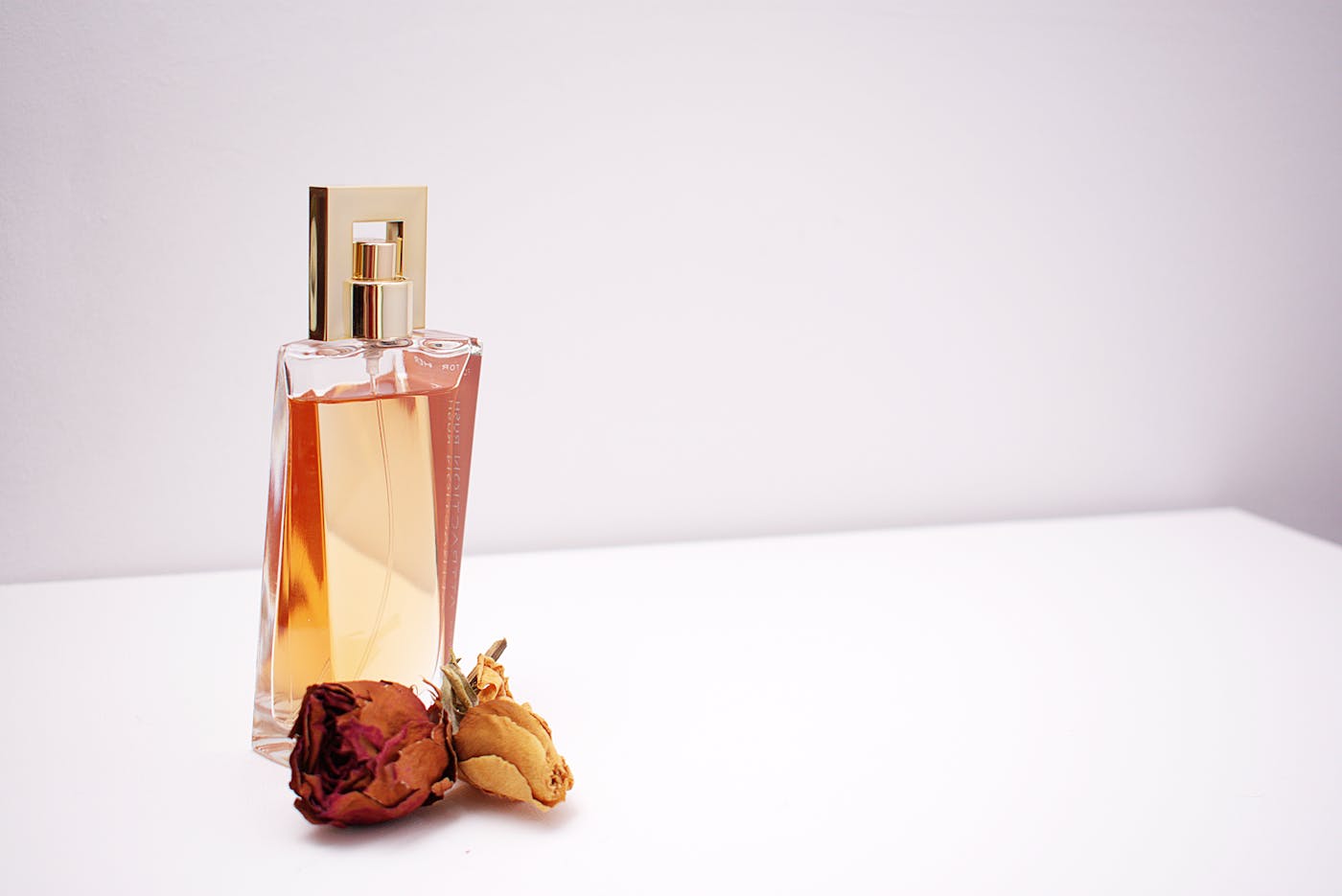 Perfume en botella transparente para regalo